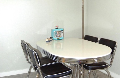 Townsite House | Take it back to simple times with this Retro Retreat!