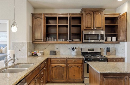 Keller House | TCH - Spacious 4bd/3ba home in Fort Worth w/Office