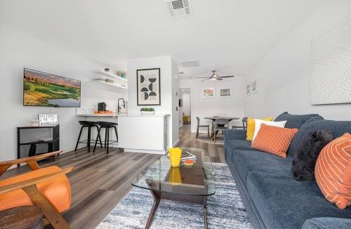 Downtown Palm Springs Apartment | The 1 at Biarritz-Remodeled 1 br in Downtown PS