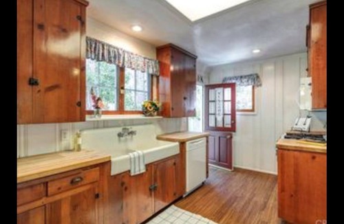 Lake Arrowhead House | The Butterfly Cottage - Charming, Quaint Close To All Attractions!