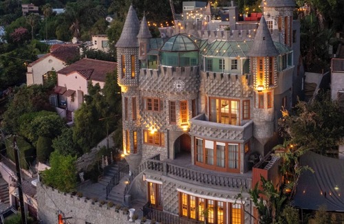 Hollywood Dell House | The Castle Ivar