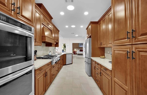 Mission Hills House | The Gold Standard - 4BR Pool & Retreat