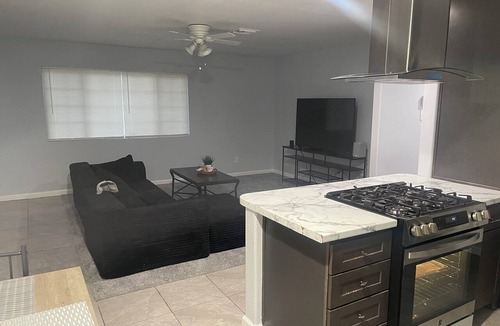 Hesperia House | The High Desert Hideout - Enjoyable 2-bedroom, 1 bath Spacious yard, RV parking.