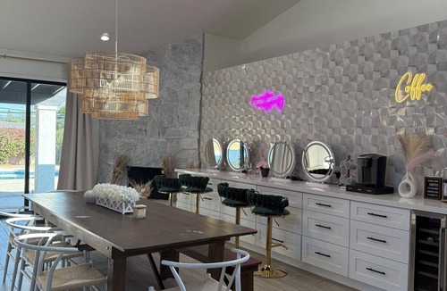 Buenavante House | The Iconic Selfie in Scottsdale Home comes with Free VIP experience in Old Town!