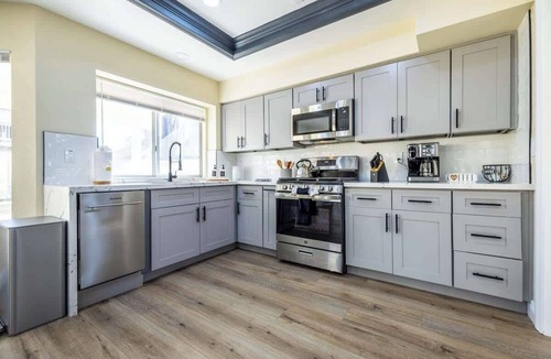 Moreno Valley House | The Manor - Spacious 4BR Home in Moreno Valley