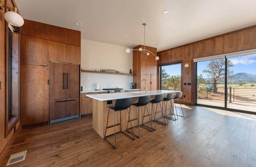 Torrey House | The Moki House (with hot tub)