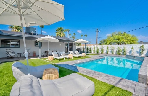 Scottsdale Estates Nine House | *The Monty* Stylish Old Town Oasis w/Private Pool