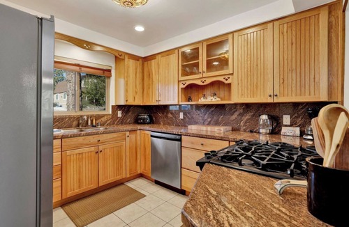 Upper Moonridge Cabin | The Nest at Big Bear - Hot Tub, Game Room, Fireplace, & Amazing Views!