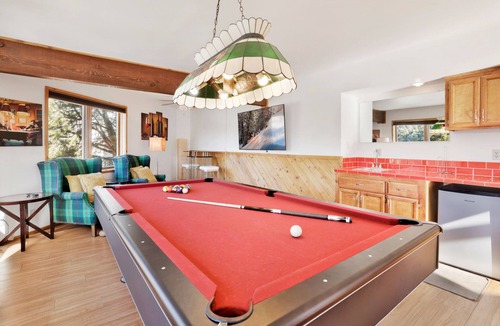 Whispering Forest Cabin | The Octagon Big Bear | Hot Tub | Game Room | Views| Pool Table