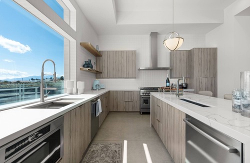 Yucca Valley House | The Overlook by Fieldtrip - 7 Bd Modern Luxury with Infinity Pool & Views