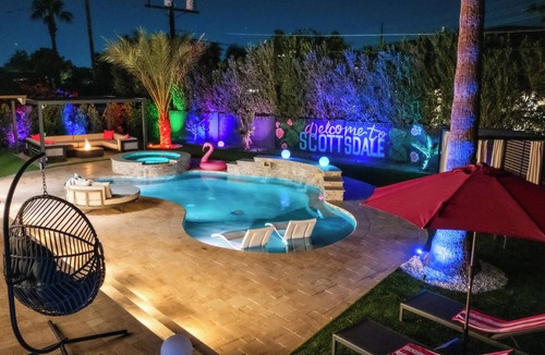 Fairway Park House | The PinkPalm 3, Heated Pool!, 6 min to Old Town!