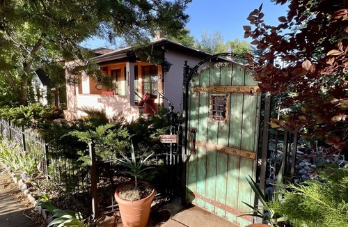 Prescott House | The Pleasant Street Casitas: Superior King Bed