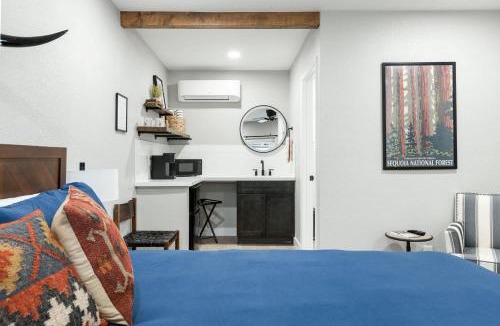 Three Rivers House | The Rae | Sequoia Motel RM 5