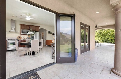 Springville House | The Ranch Guesthouse, wake up to serenity!