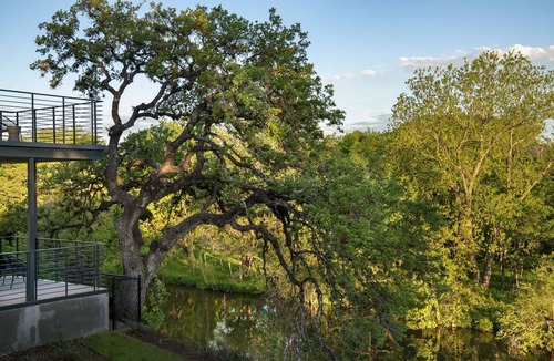 Round Rock Original Plat Hotel | The Ruby Hotel