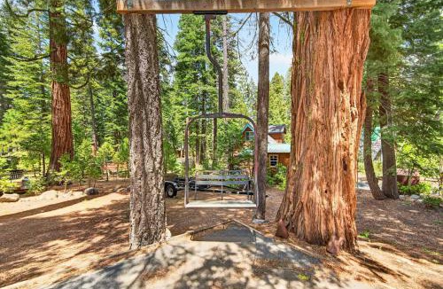 Tahoma House | The Rustic Pine 2BDR Cabin