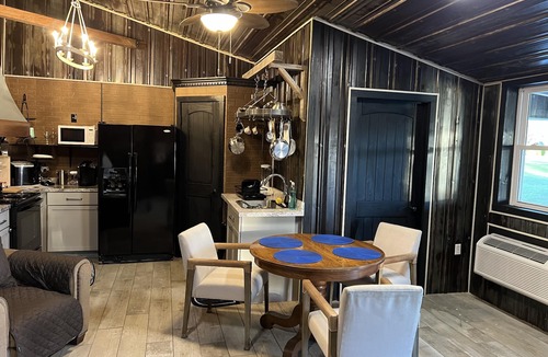 Loretto Apartment | The Rustic Suite on Bourbon Trail