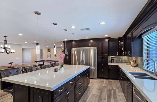 Spring Valley House | The Strip Escape | Private Pool ,BBQ & Fireplace!