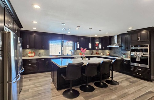Spring Valley House | The Strip Escape | Private Pool ,BBQ & Fireplace!