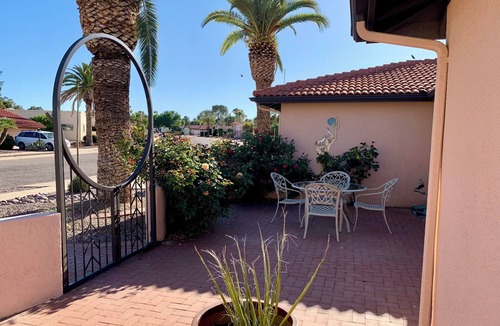 Green Valley Country Club Estates House | This Southwestern Retreat has room for your family and friends to gather!