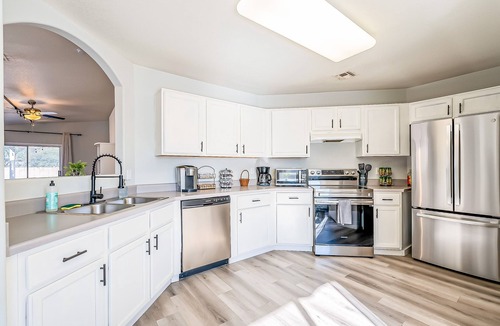 Rita Ranch House | Three bed two bath, gas grill, king bed