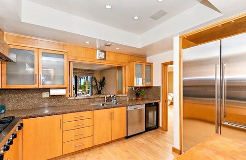 Ocean Park Apartment | Three Bedroom Oceanfront Condominium with Panoramic Views