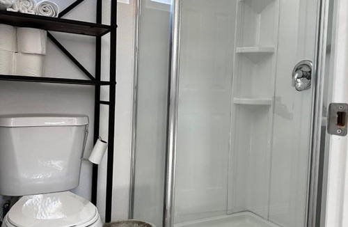 Moreno Valley Other | Tiny house in the heart of MOVAL private freeparking Netflix