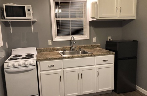 Morris Chapel House | Tiny house/sleeps 4