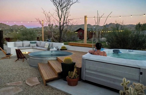 Joshua Tree Highlands House | Top 1% | 4min->JTNP+Town|Cinema|Hot Tub|Fire Pit