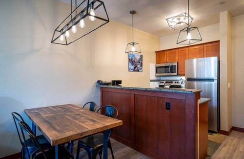 Olympic Valley Apartment | Top Floor Village Ski-In/Ski-Out Condo