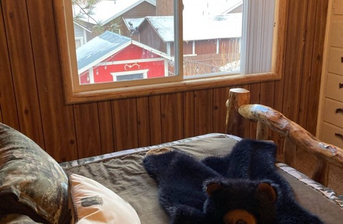 Big Bear City Cabin | Top Rated Cabin Fenced Backyard with AC