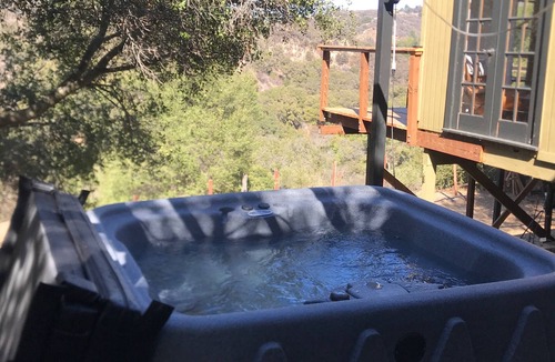Topanga House | Topanga Deck House light spacious, amazing mountain views, huge deck under Oaks