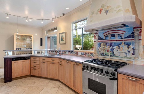 Toro Canyon House | Tranquil Carpinteria Villa with pool and jacuzzi. Minutes to beach and shopping.