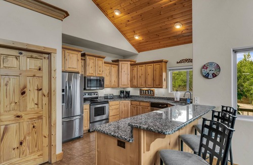Zion National Park East Entrance House | Tranquility Cabin| Family-Friendly Zion Getaway