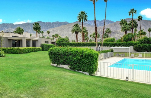 Twin Palms House | Twin Palms Retreat - NEW LISTING! - 2-bedroom house, spectacular mountain views!