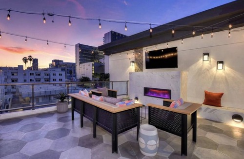 Hollywood Apartment | Two-Bedroom Hollywood Apartment with Rooftop Lounge and Indoor BBQ Pit