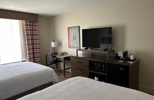 Barstow Hotel | Two Modern Rooms w/Free Breakfast Near I-15 + Famous Route 66 Museums!