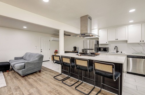 Tulare House | Under 1 Mi to Med Center! Stylish Home in Tulare