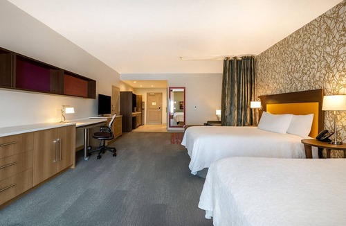 Centennial Hills Hotel | Unwind and Indulge In Our Oasis! 2 Modern Units, Free Breakfast, Kitchen!