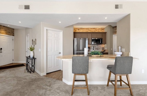 Fountain Hills Condo | Upscale 2BR/2BA Condo with Great Views, Heated Pool & Balcony