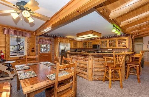 Eagle Mountain Estates Cabin | Upscale log cabin with gourmet kitchen, fireplace, minutes away from attractions