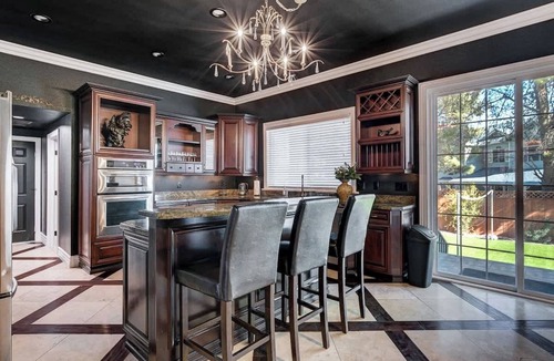Las Vegas House | Upscale Luxury Estate