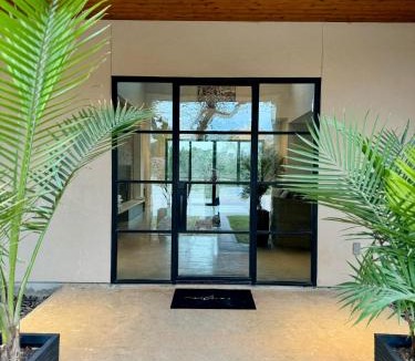 Wimberley House | Upscale Modern Hill Country Home! Has it ALL!