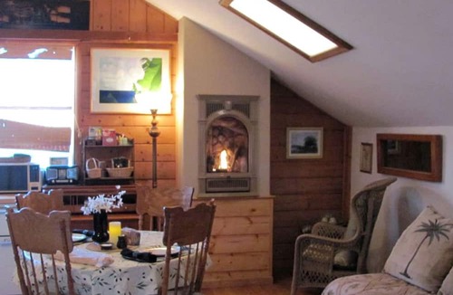 Hopland House | Vacation Rental with Spa and Pool on Winery near Healdsburg, California