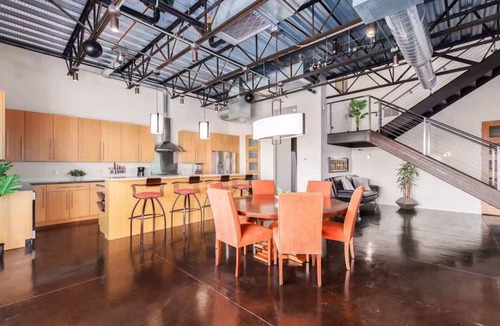 Arts District House | Vantage - Rooftop Patio - Heart of Old Town