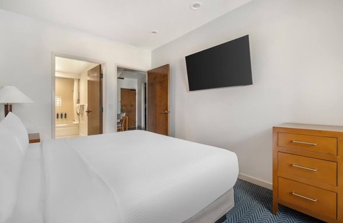 Enterprise Hotel | Vegas Family Getaway With Pool and Parking Near Attractions | 2 Units