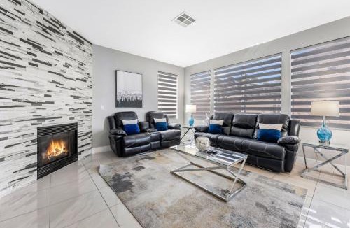 Spring Valley House | Vegas Oasis with Pool Spa and Billiards near Strip