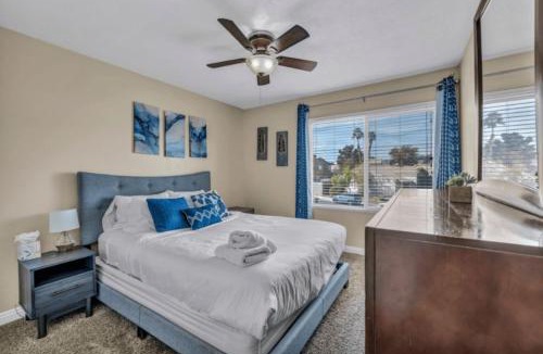 Las Vegas House | Vegas Pool Villa with Basketball & Games, Near Strip