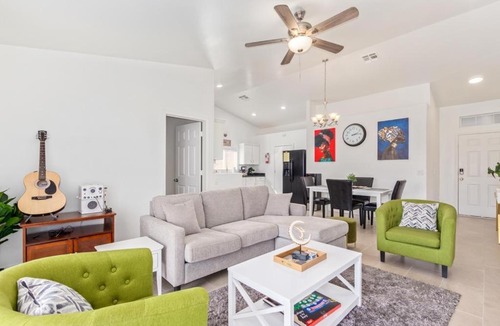 Maryvale House | Vernon House 4BR Furnished Phoenix Home for Extended Stays