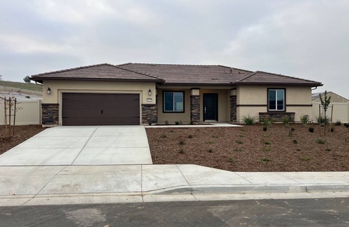 Bakersfield House | Very spacious 3-bedroom house in amazing Bakersfield with AC for relaxing stays